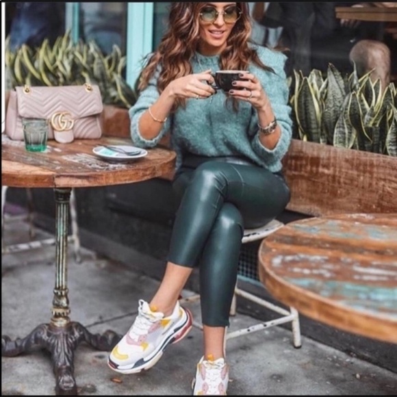 ZARA // Blogger Favorite Faux Leather Hi-Rise Leggings - Picture 3 of 8